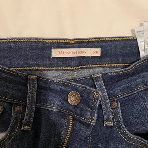 Levi 721 High Rise Skinny Jeans